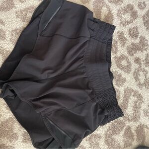 Lulu hotty hot shorts. Size 6
